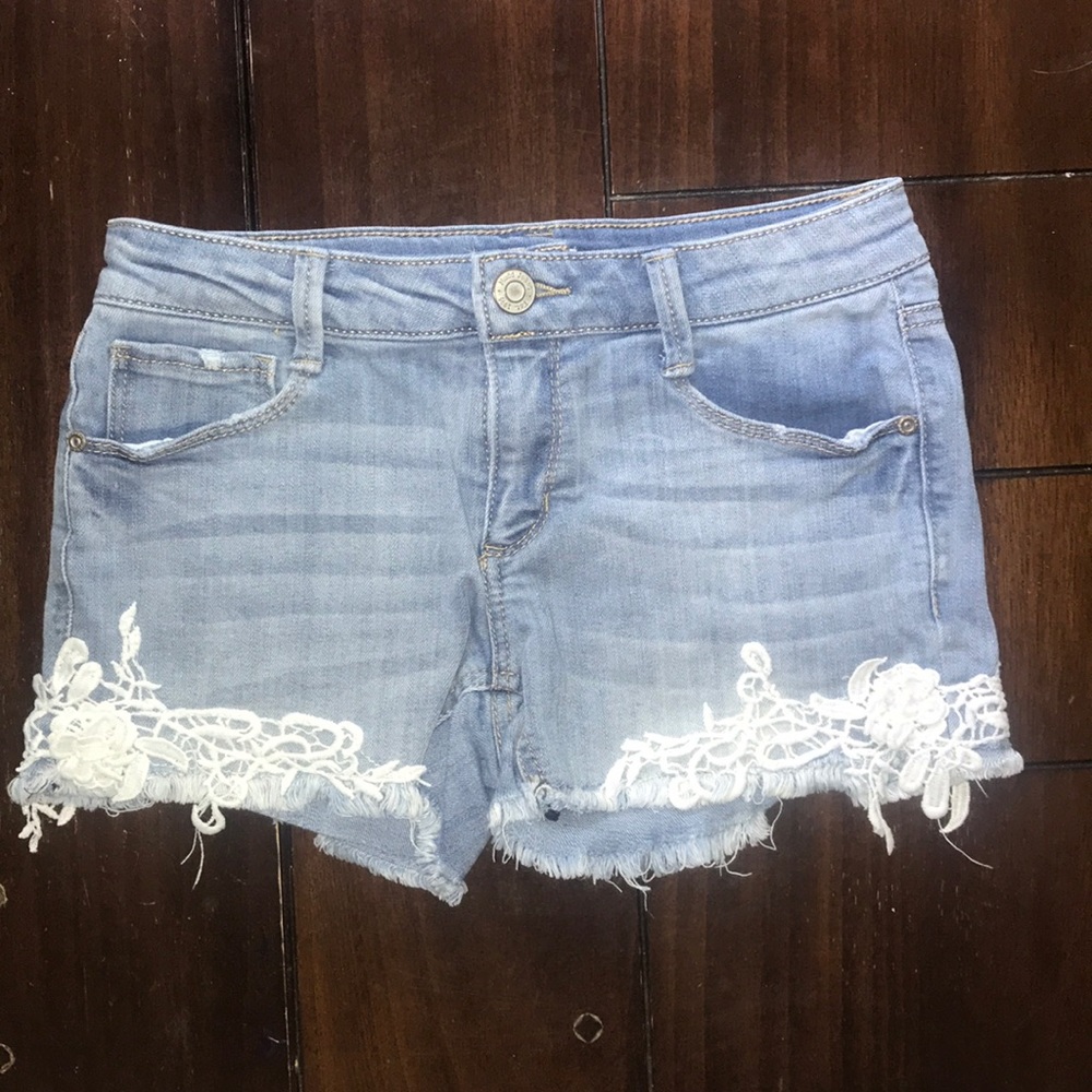 COPY - Miss lace jean shorts